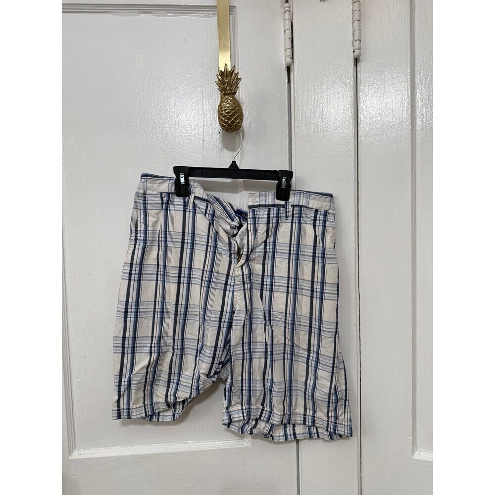 Croft & Barrow men’s size 36 blue and white plaid shorts
